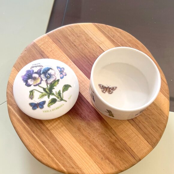 Portmeirion Made in Britain Round Shaped Botanic Garden Collection Trinket Box! - Picture 5 of 8